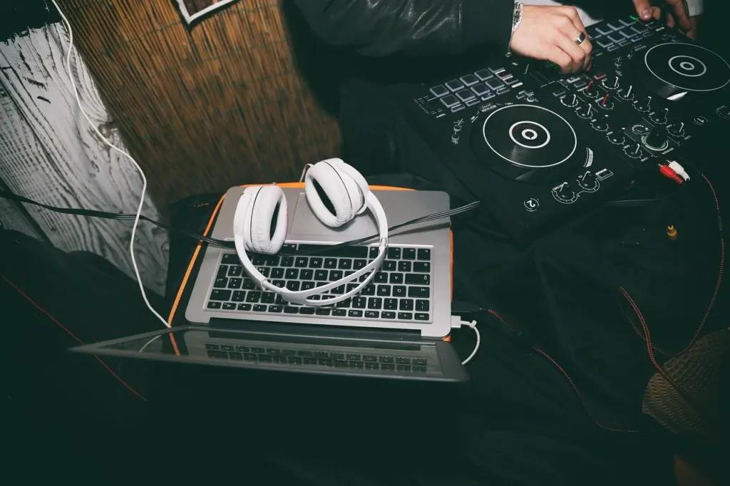 What Is a MIDI File? The Beginner’s Guide To Digital Music Data (2026)
