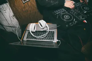what is a midi file